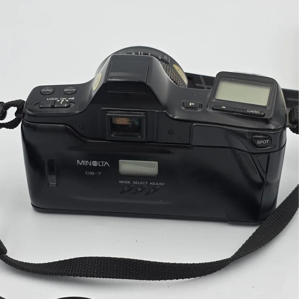 Minolta Maxxum 7000i 35mm Film SLR Camera UNTESTED Data Back DB-7 no battery